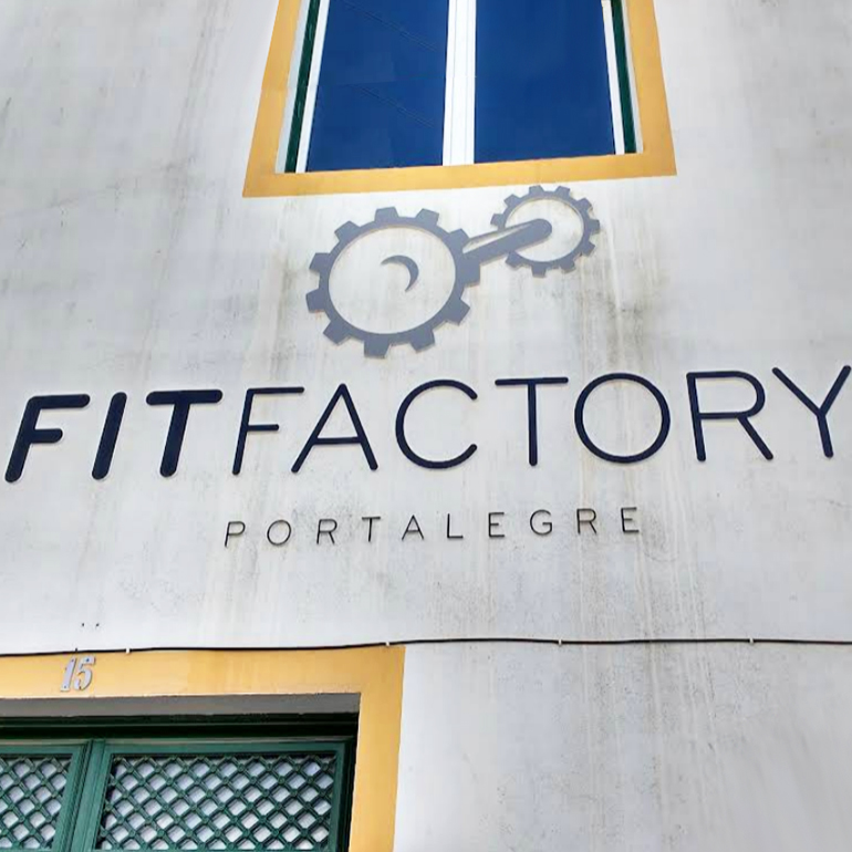Fit Factory – local gym in Cascais with personalized workouts and a casual vibe.